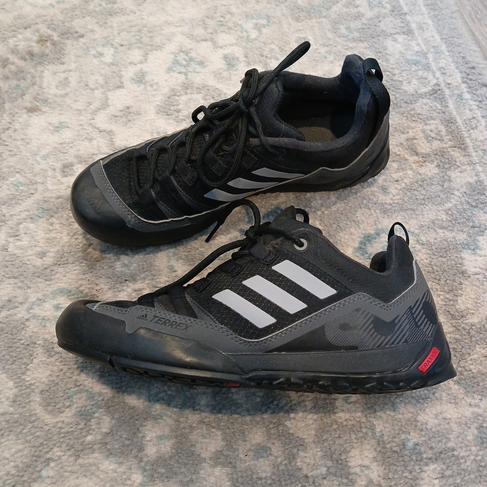 ADIDAS TERREX SWIFT SOLO 2 BLACK/BLACK/GREY GZ0331 HIKING SHOE Mens 6 Sneakers